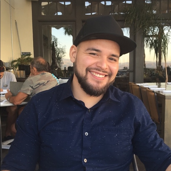 Meet your Posher, Enrique - Picture 1 of 1